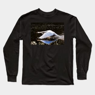 Mute Swan in flight Long Sleeve T-Shirt